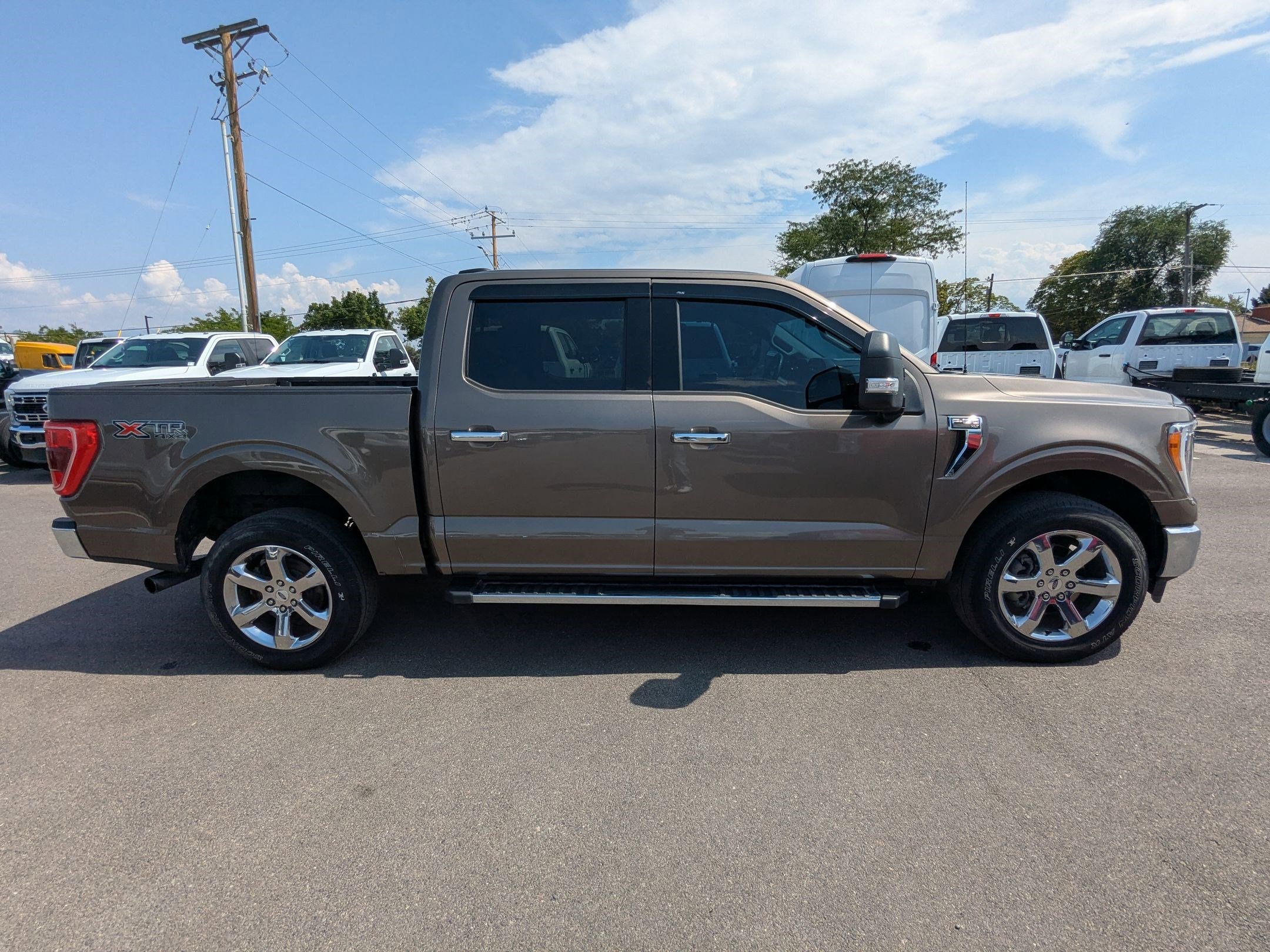 2021 Ford F-150 XLT photo 2