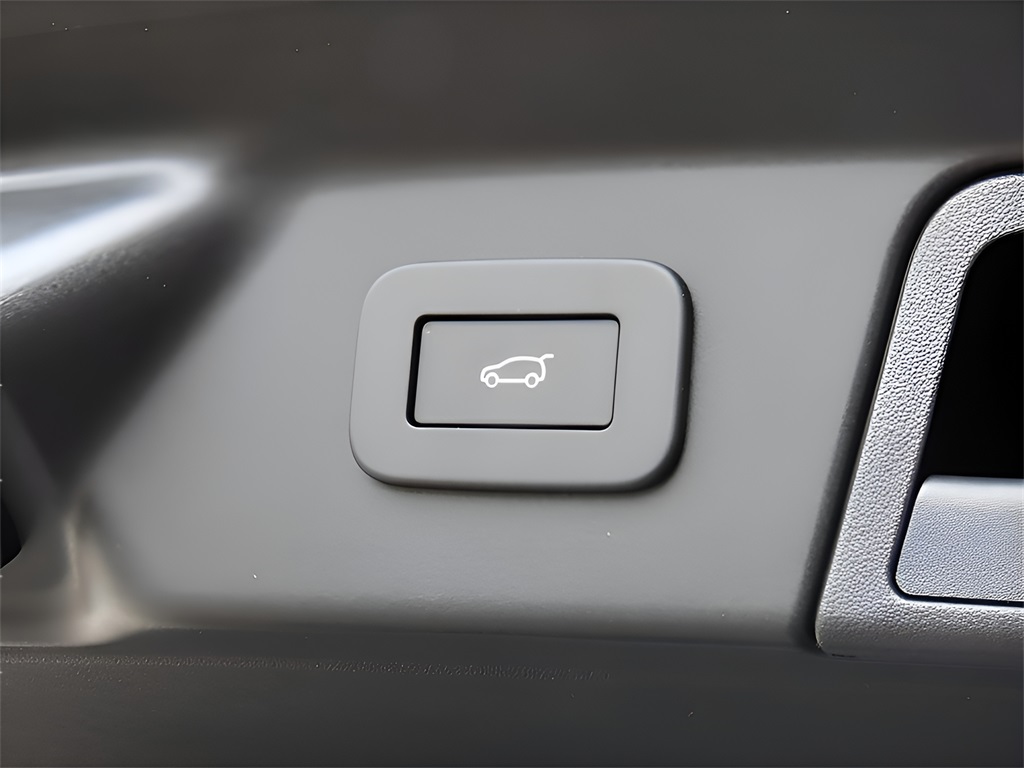 2025 Land Rover Range Rover Velar SE photo 20