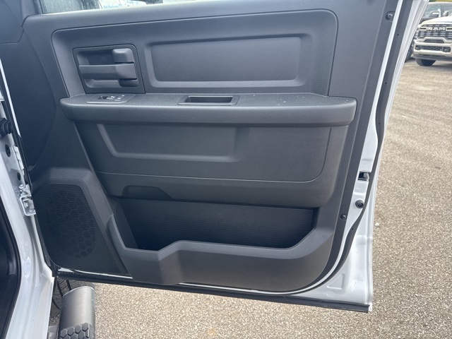 2026 Ram 2500 Tradesman photo 9