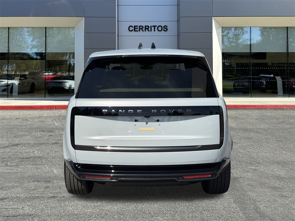 2025 Land Rover Range Rover SE photo 4