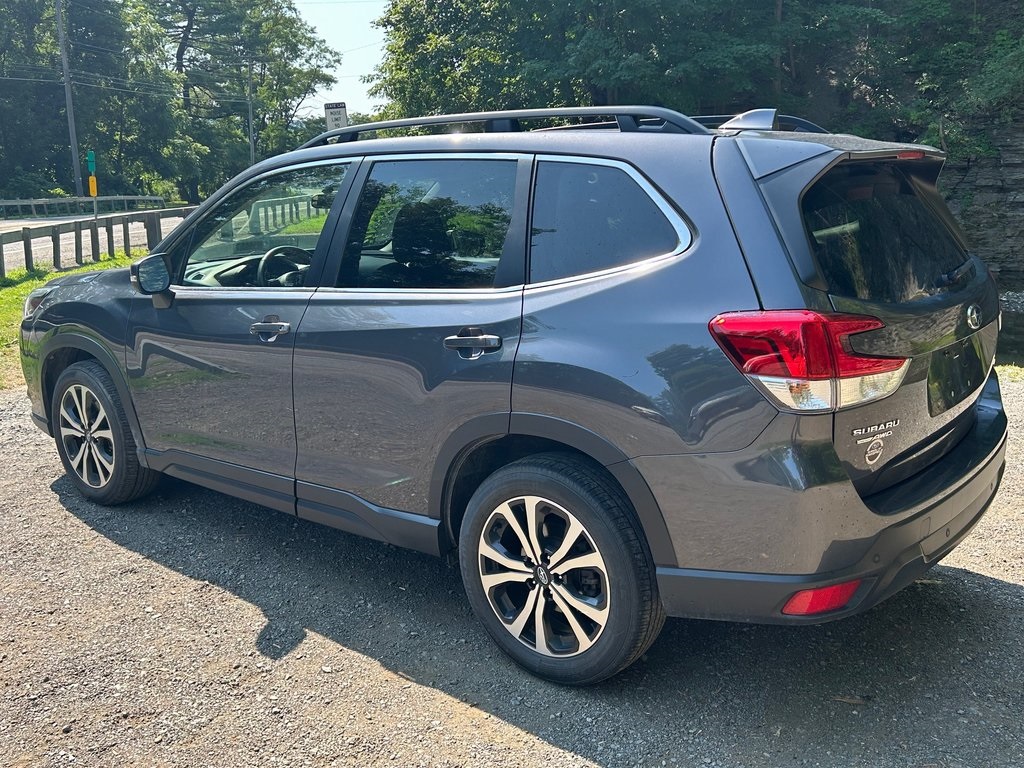 2022 Subaru Forester Limited photo 3