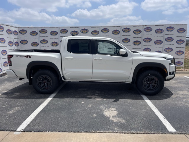 2025 Nissan Frontier PRO-4X's photo