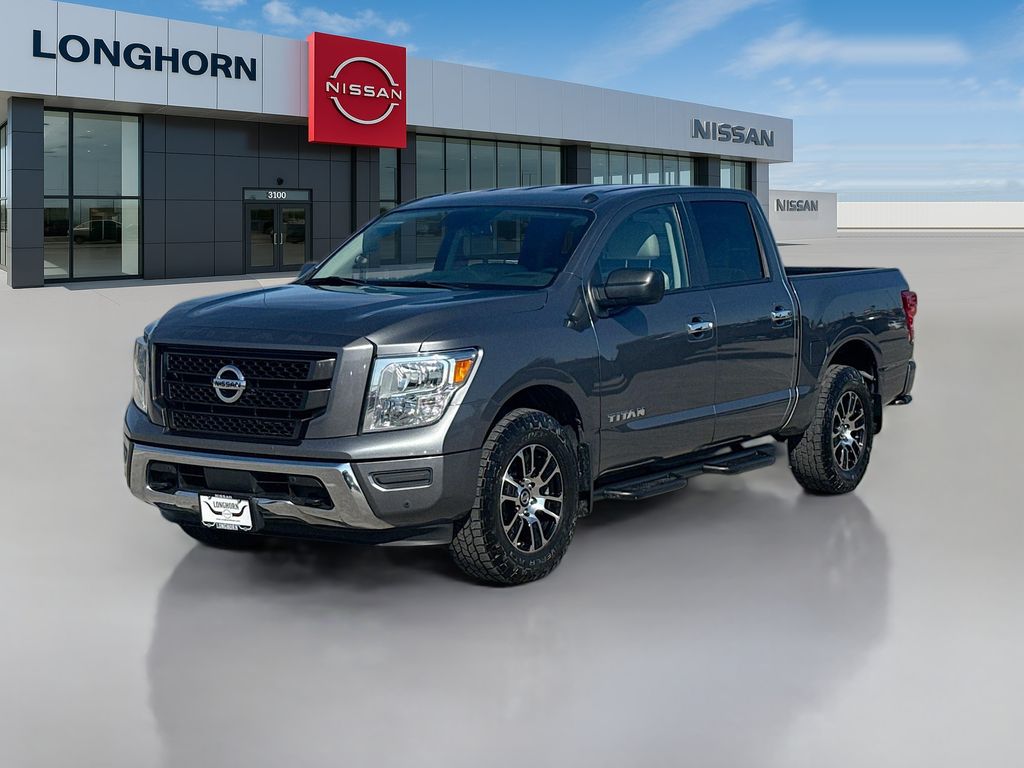 2021 Nissan Titan SV photo 3