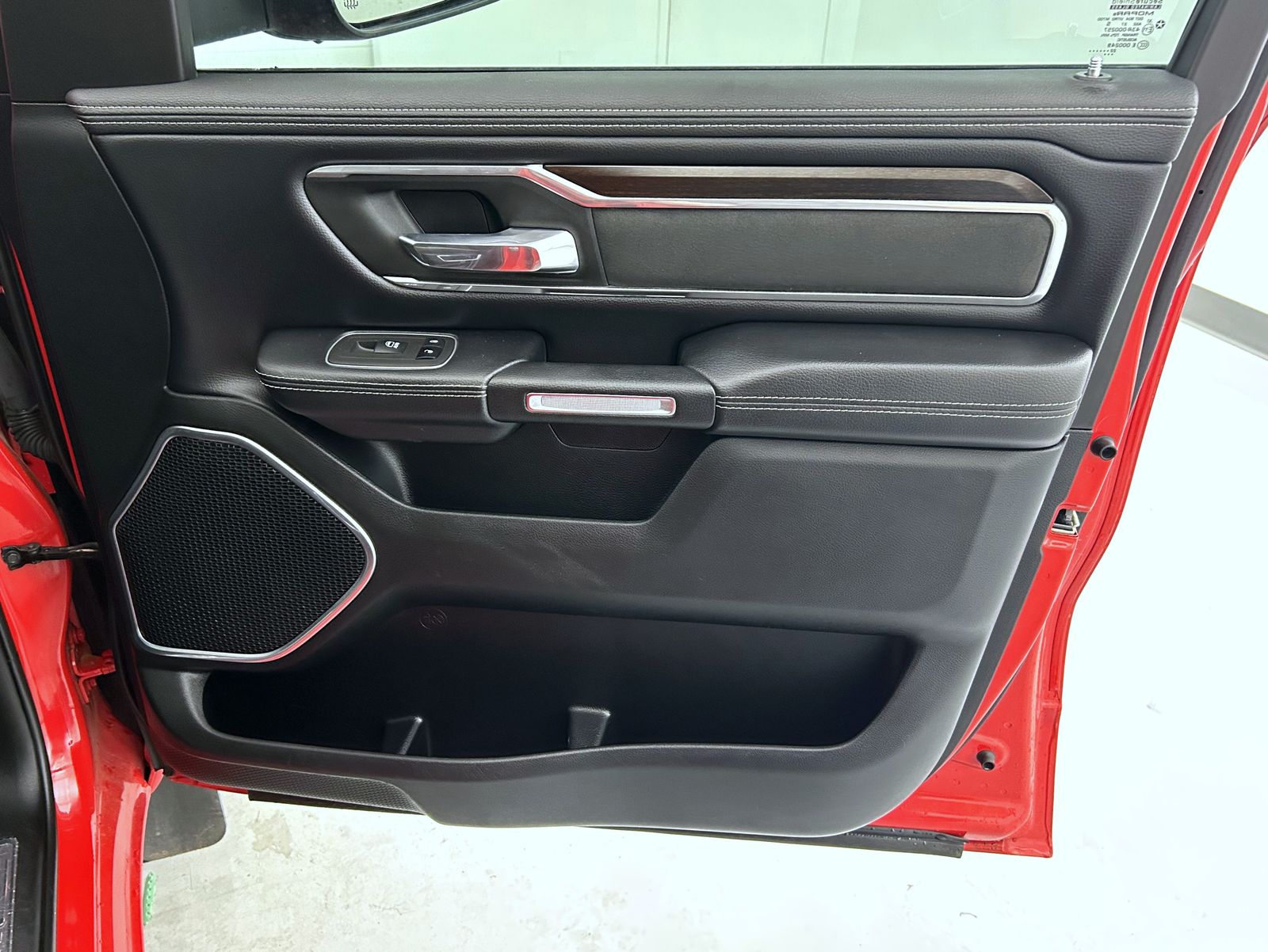 2022 Ram 1500 Laramie photo 16