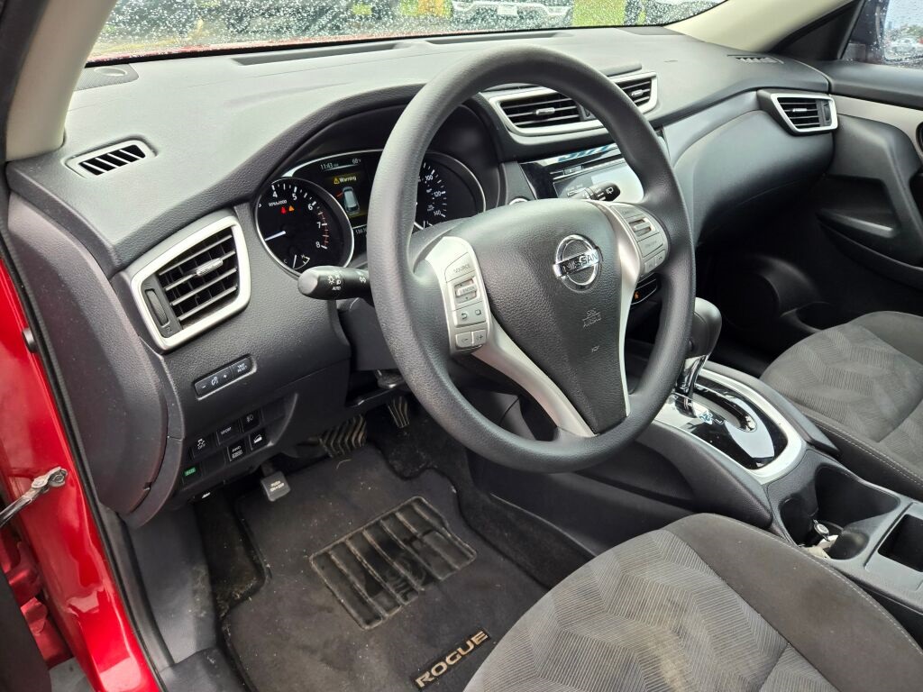 2016 Nissan Rogue SV photo 16
