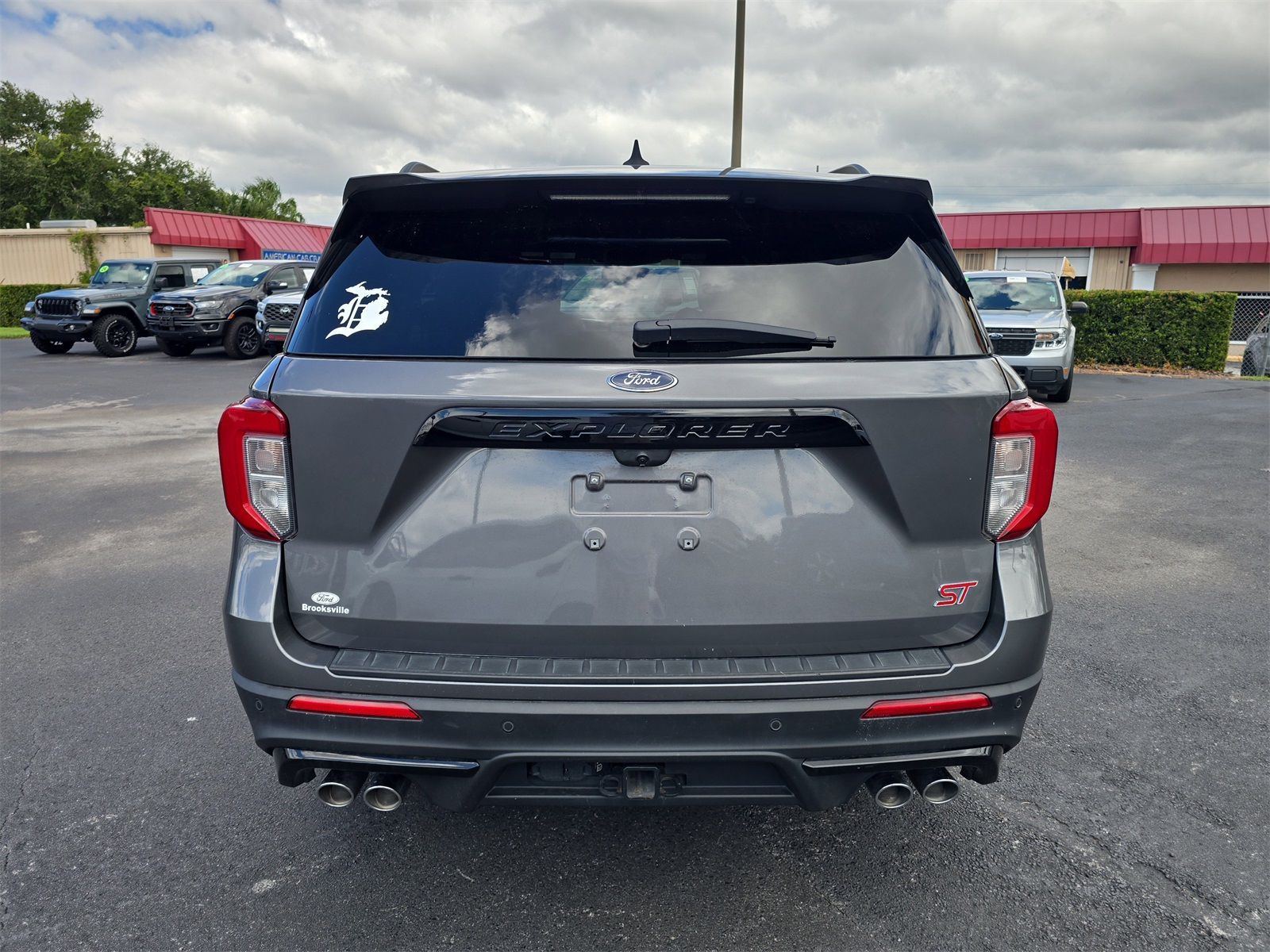 2023 Ford Explorer ST photo 2