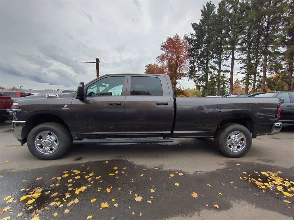 2026 Ram 3500 Tradesman photo 2