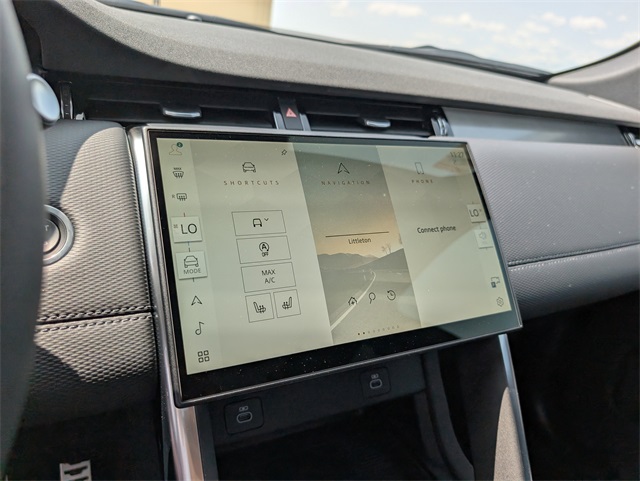 2025 Land Rover Discovery Sport SE photo 7