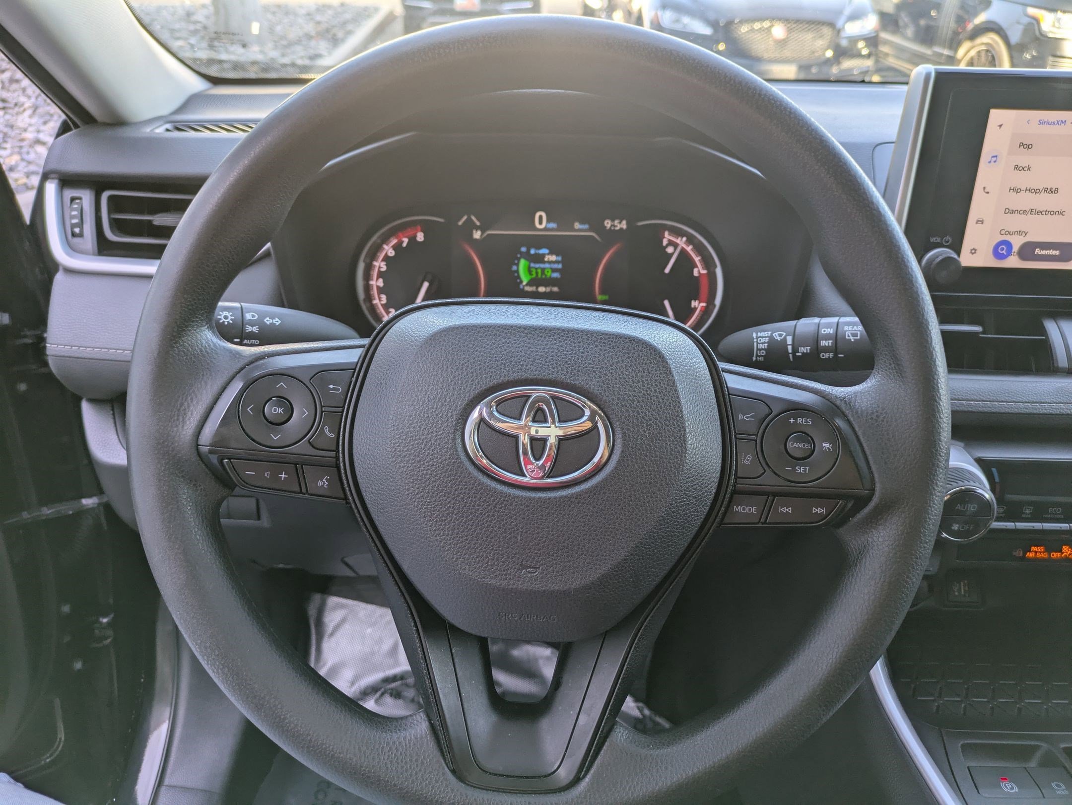 2024 Toyota RAV4 XLE photo 16