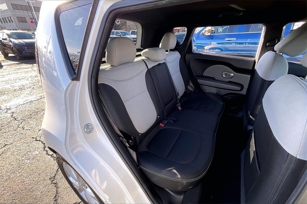 2016 KIA SOUL - Image 17