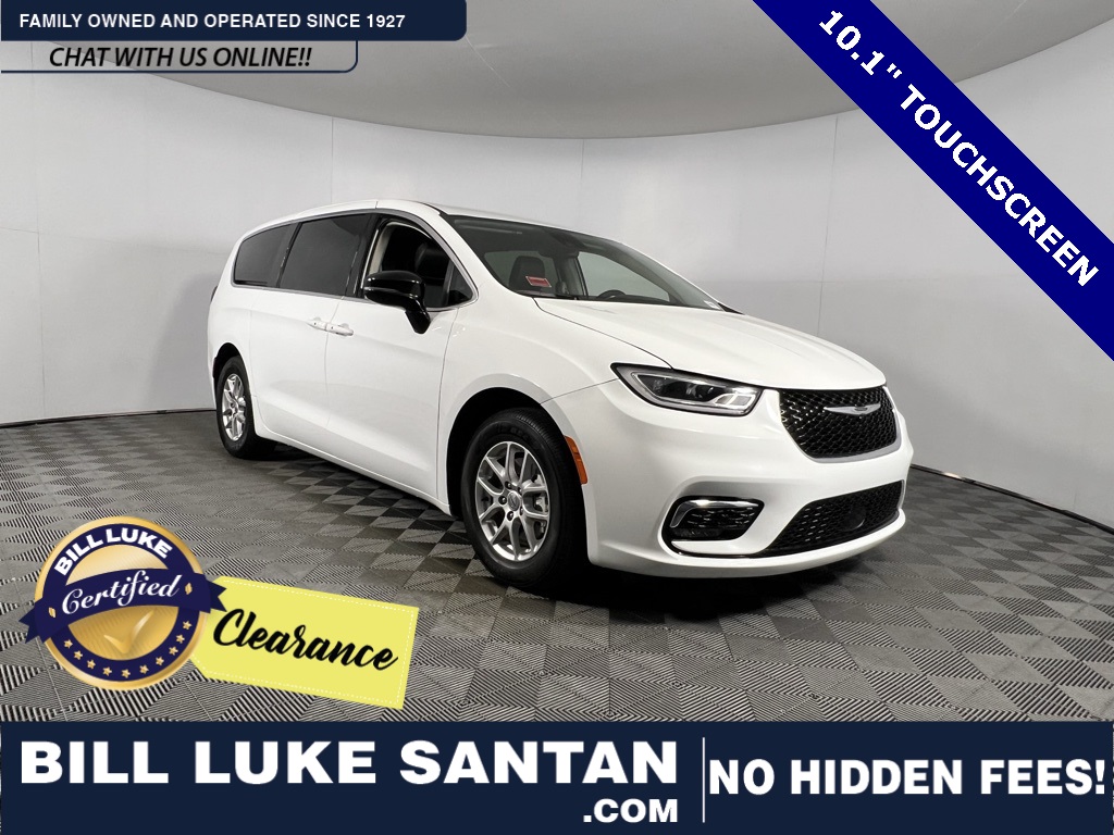 2024 Chrysler Pacifica Touring L's photo