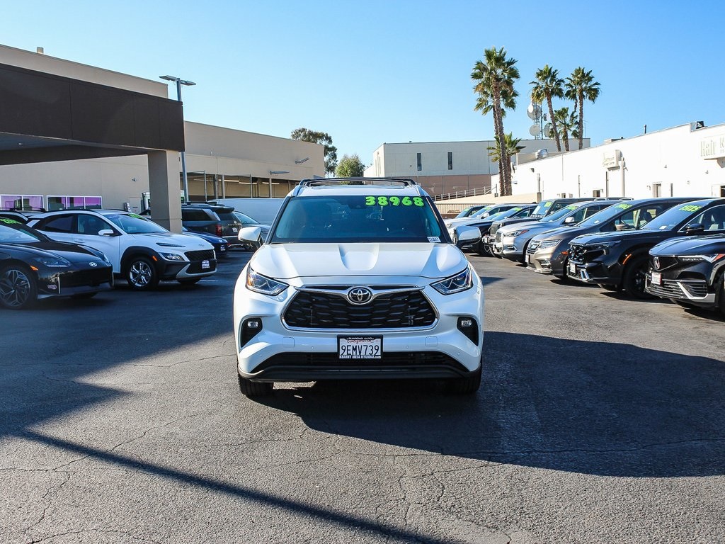 2023 Toyota Highlander Limited photo 2