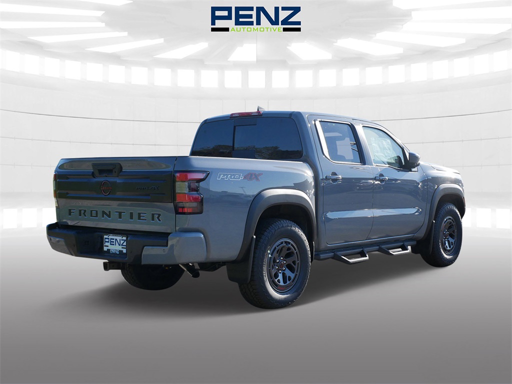 2026 Nissan Frontier PRO-4X photo 2