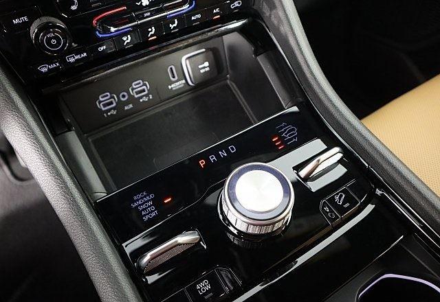 2024 Jeep Grand Cherokee Summit photo 38