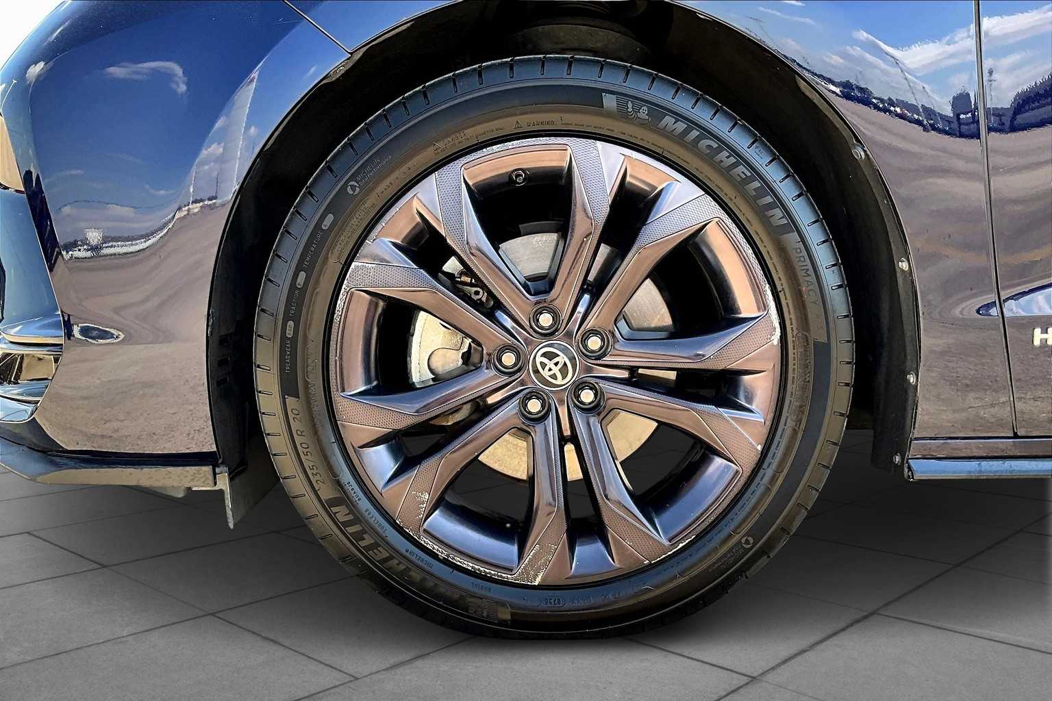 2021 Toyota Sienna XSE photo 8