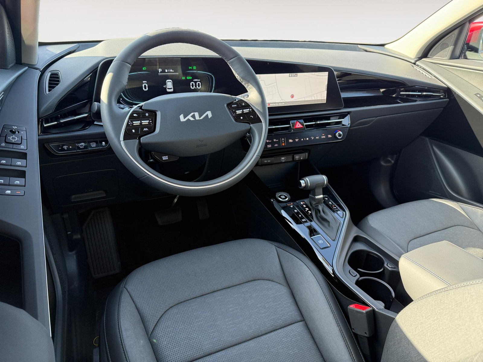 2025 Kia Niro SX photo 15