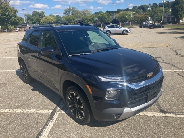 2021 Chevrolet Trailblazer LT photo 2