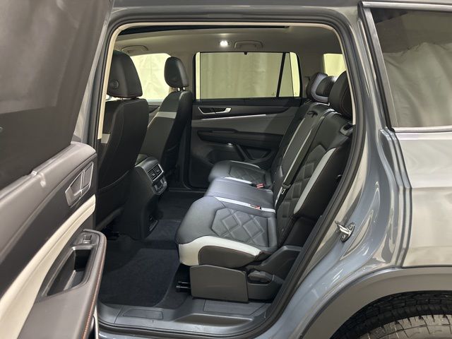 2025 Volkswagen Atlas Peak Edition SE photo 26