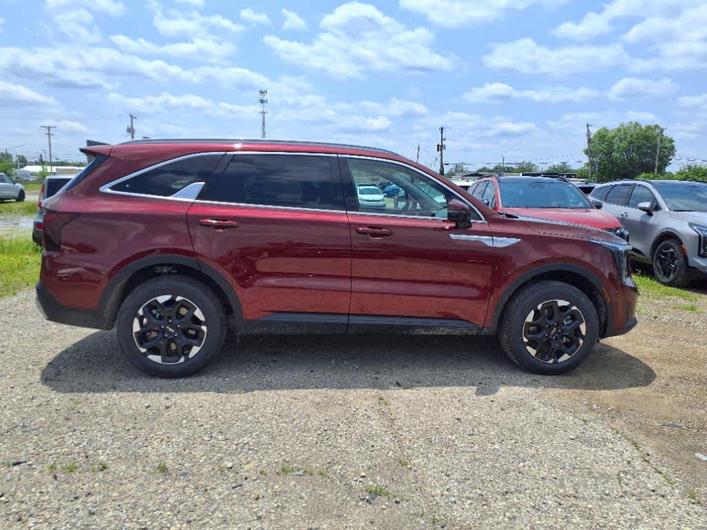 2025 Kia Sorento S photo 2