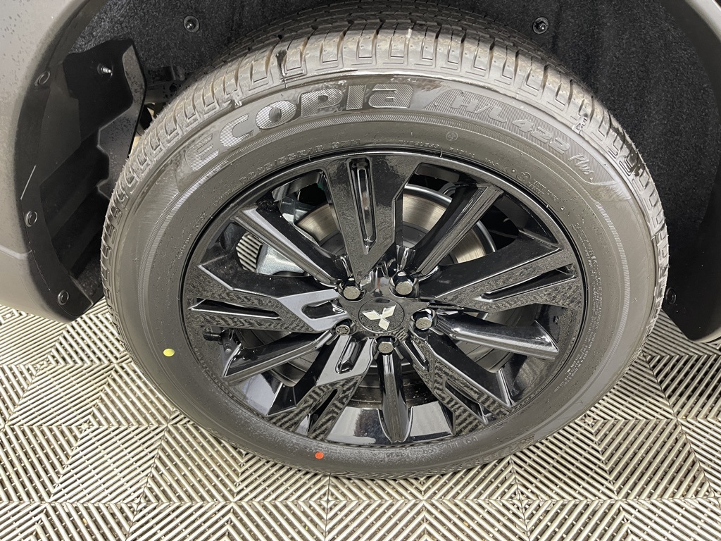 2025 Mitsubishi Eclipse Cross SEL photo 35