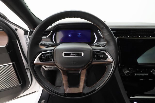 2022 Jeep Grand Cherokee Summit photo 13