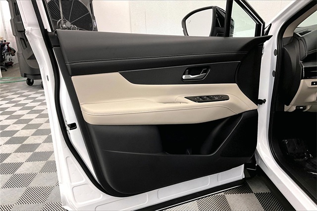 2025 Nissan Murano SV photo 24
