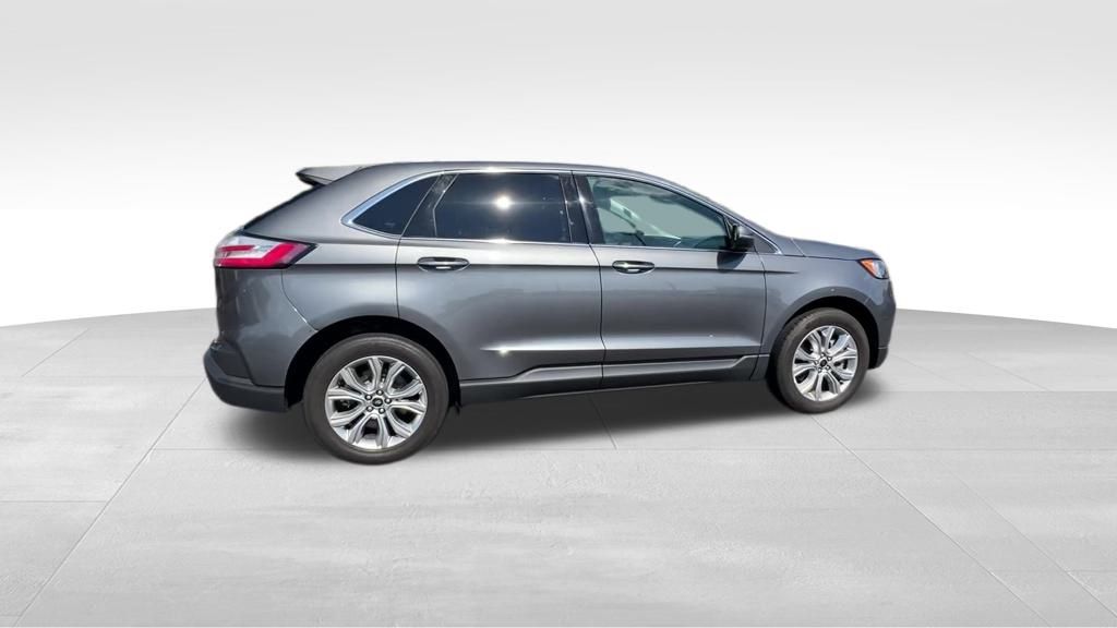 2024 Ford Edge Titanium photo 9