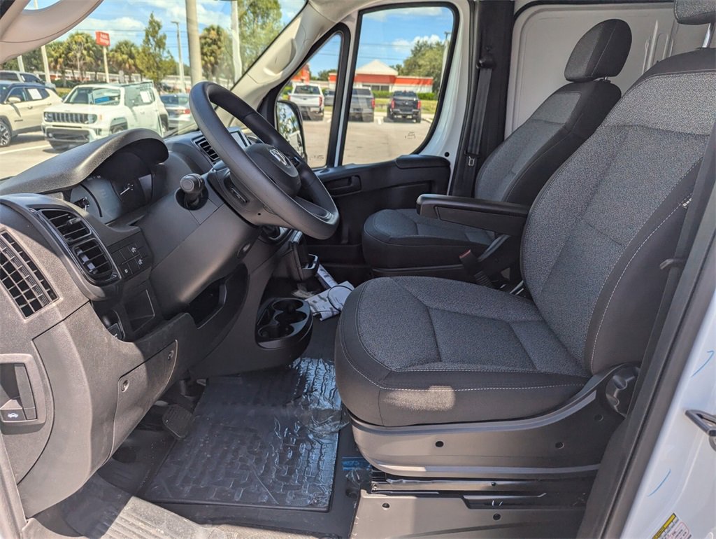 2025 Ram ProMaster 1500 photo 9