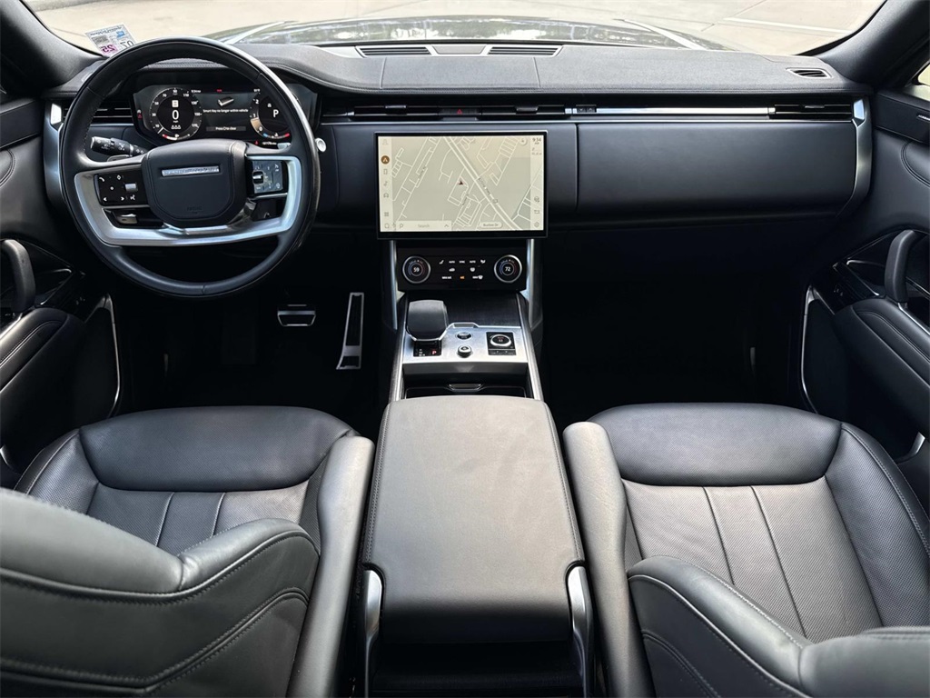 2023 Land Rover Range Rover SE photo 16