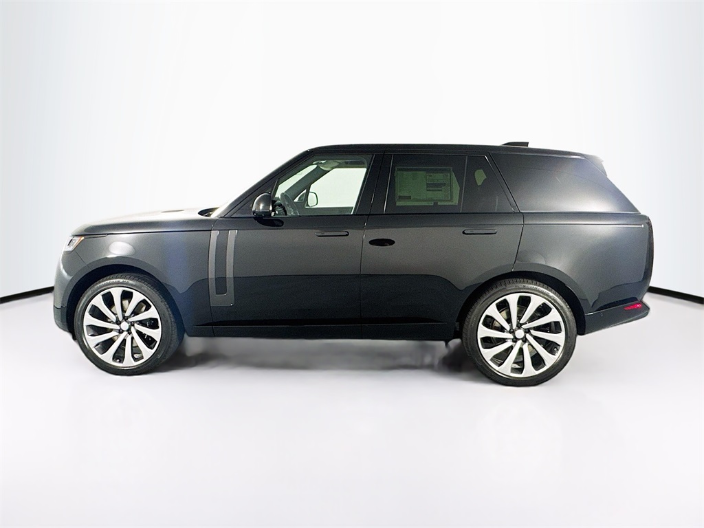 2025 Land Rover Range Rover SE photo 8