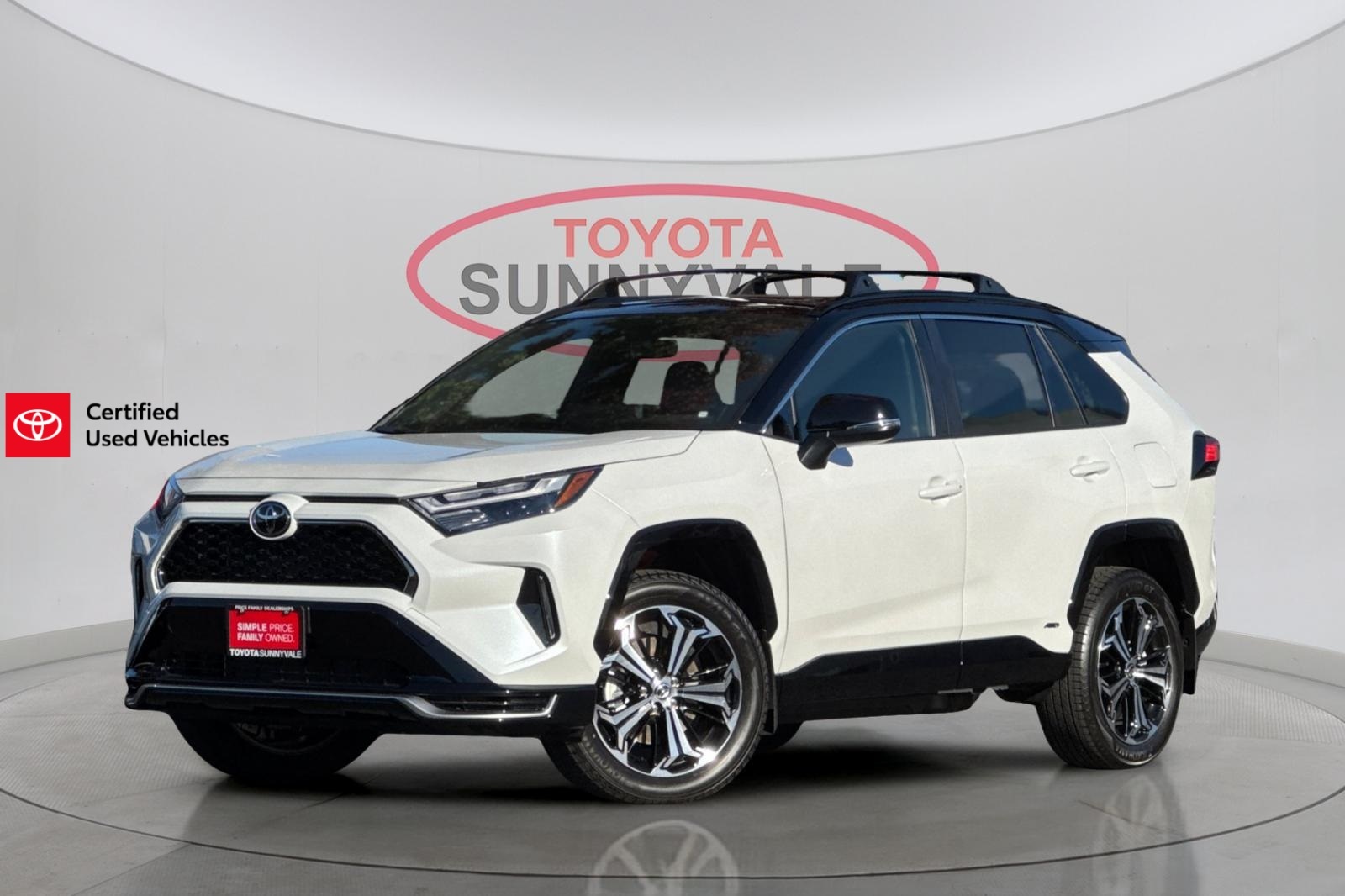 2025 Toyota RAV4 XSE's photo