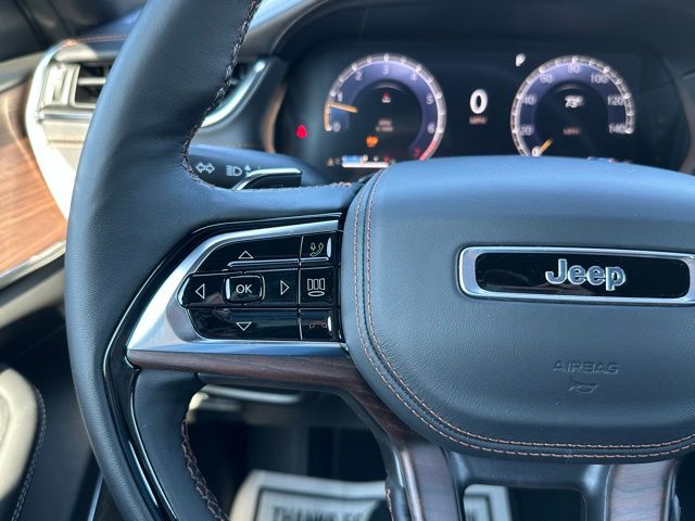 2025 Jeep Grand Cherokee Summit photo 20