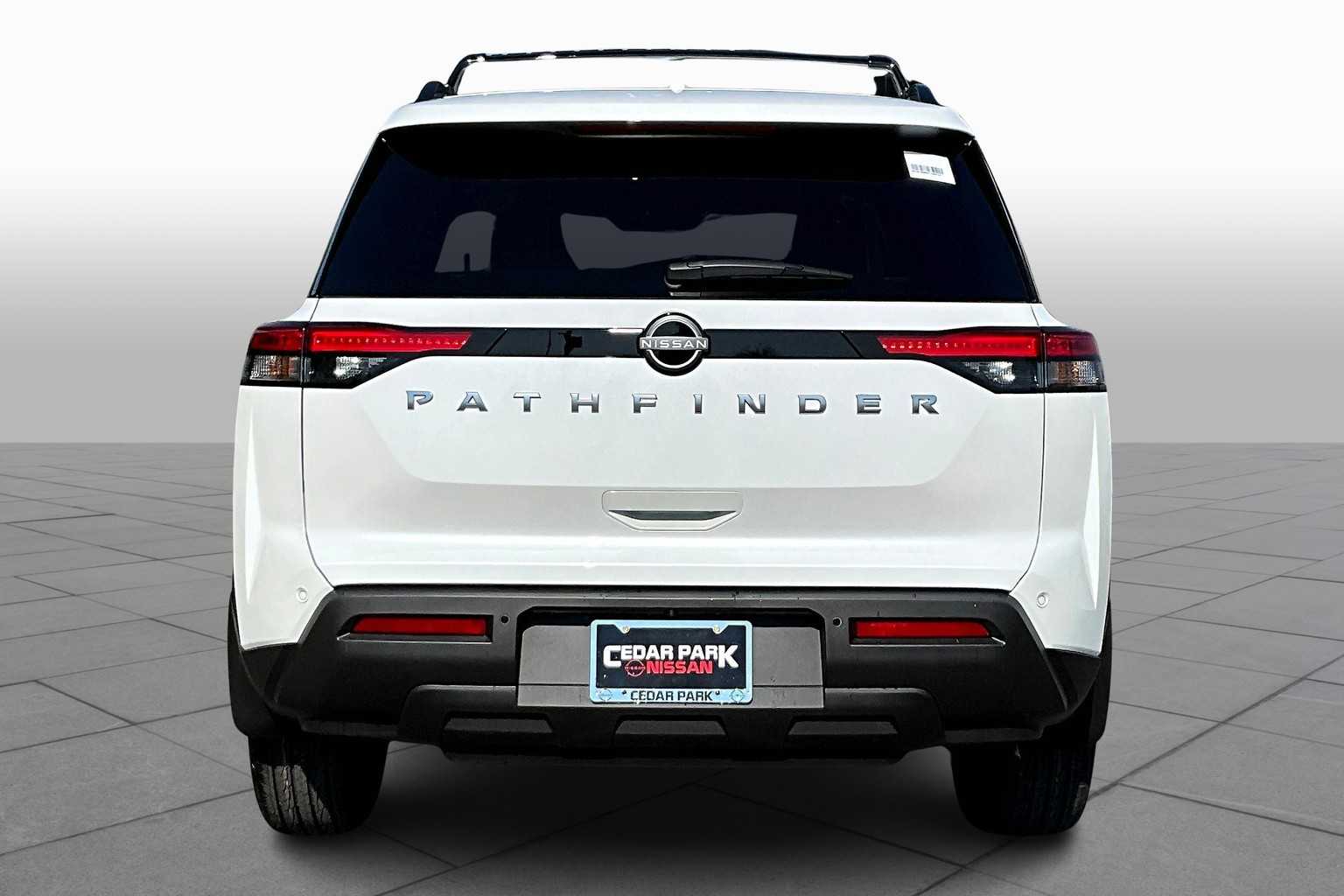 2025 Nissan Pathfinder SV photo 4