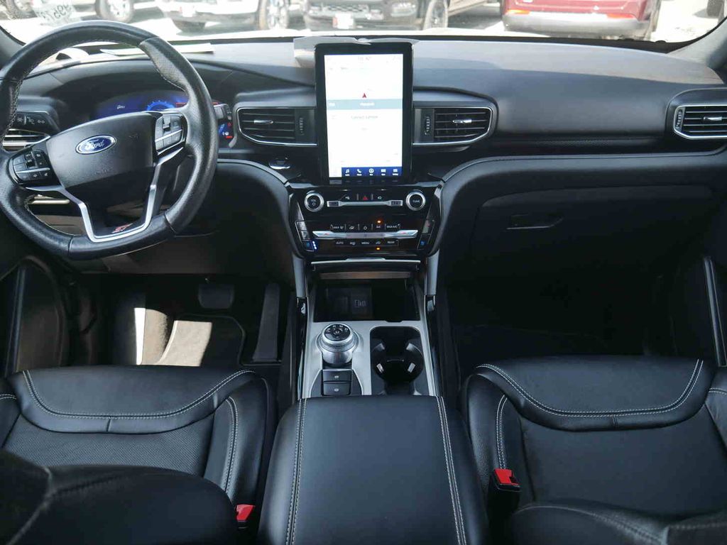 2022 Ford Explorer ST photo 4