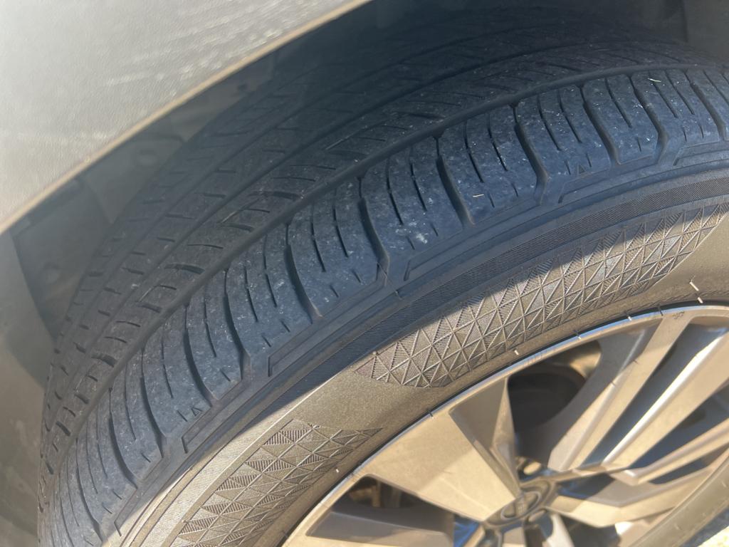 2023 Nissan Pathfinder SL photo 3