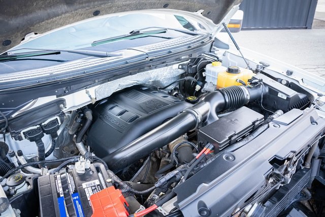 2014 Ford F-150 XLT photo 29