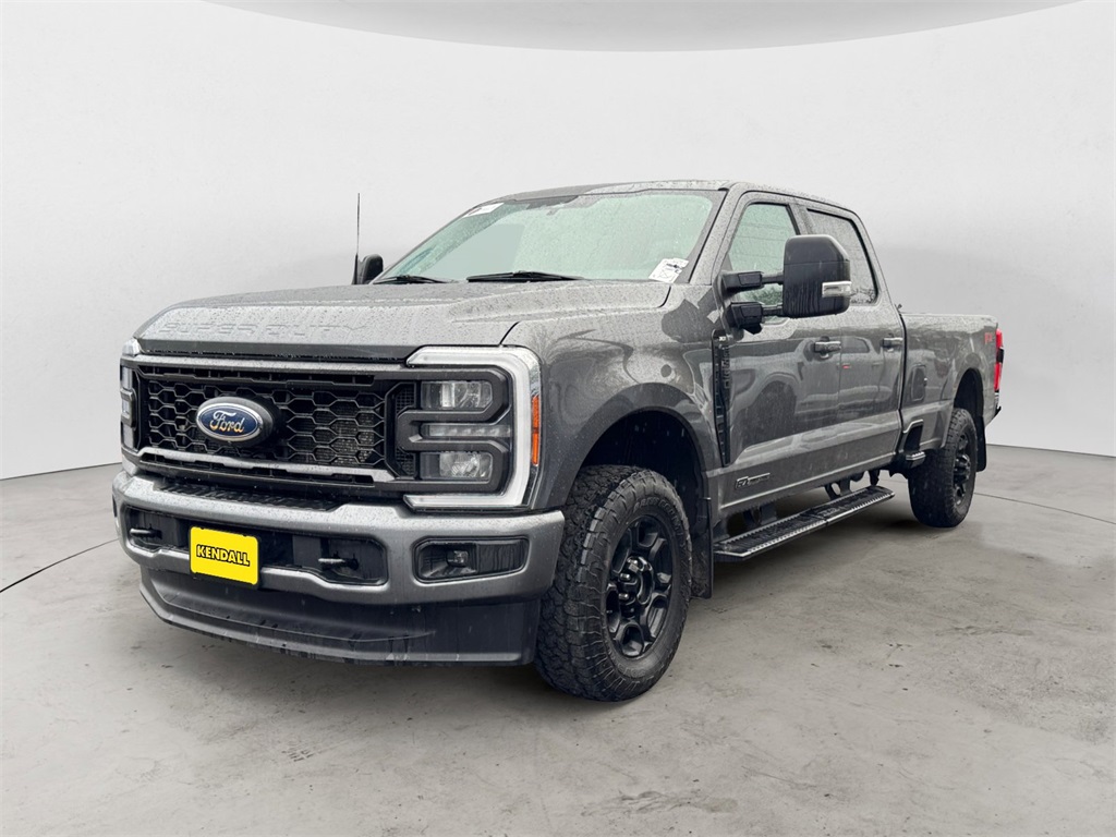2023 Ford F-350 Super Duty XLT's photo