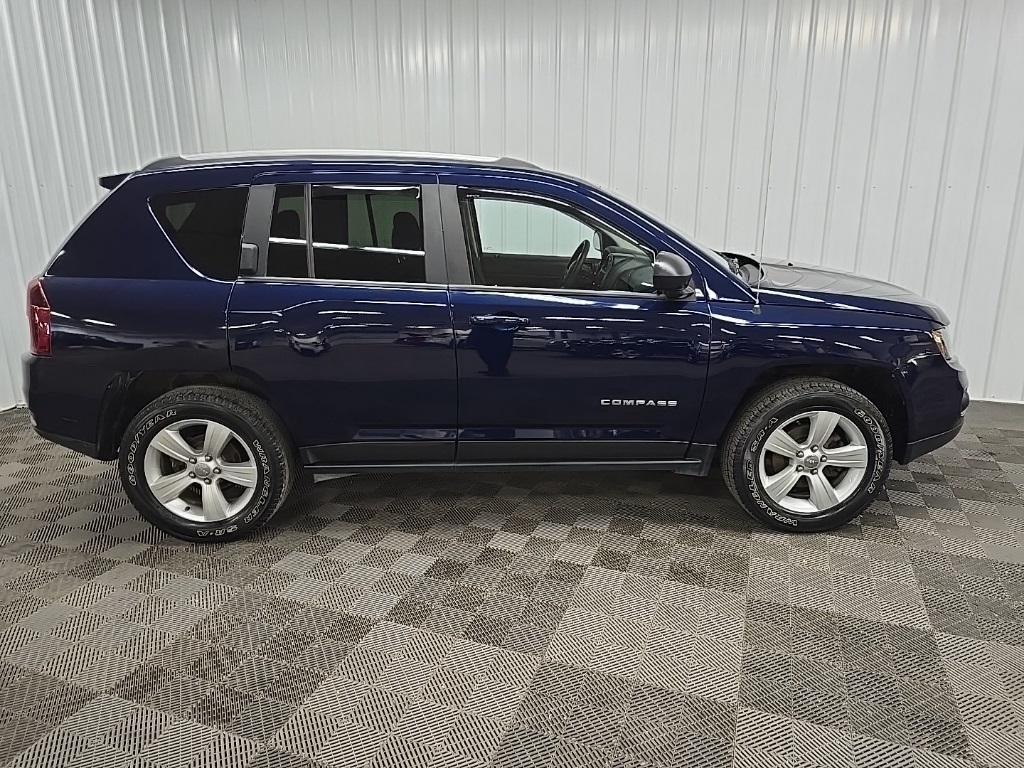 2016 Jeep Compass Sport photo 2
