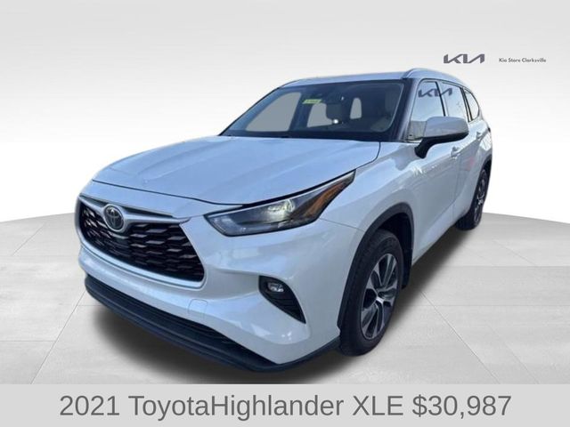 2021 Toyota Highlander XLE photo 3