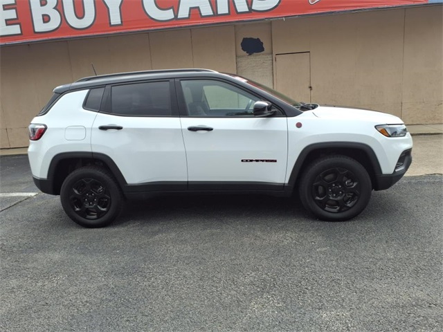 2023 Jeep Compass Trailhawk photo 3