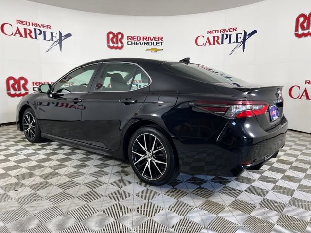 2024 Toyota Camry SE photo 3