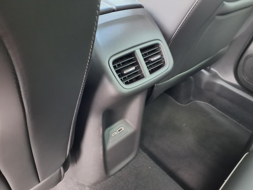 2022 Buick Envision Essence photo 11