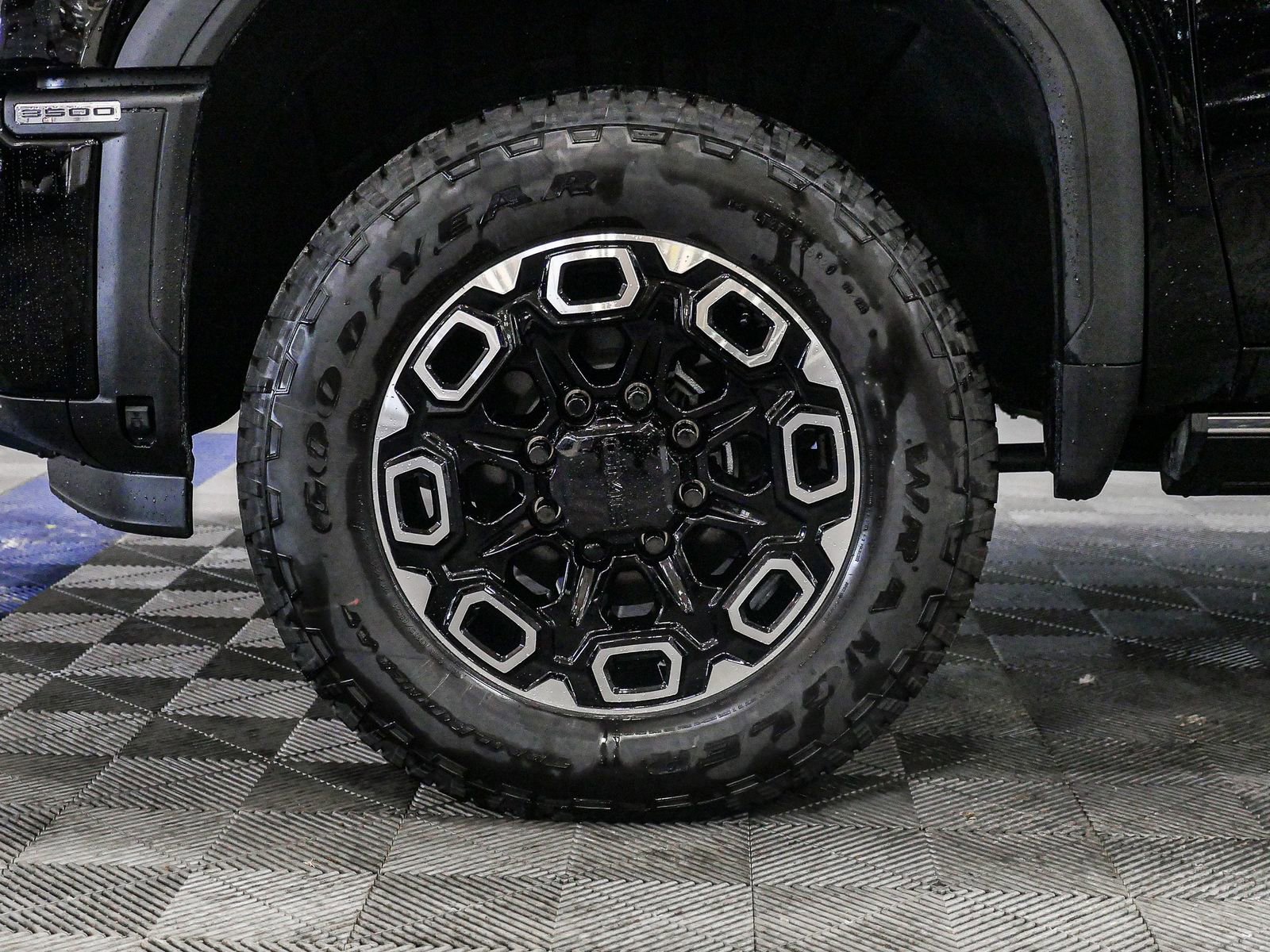 2025 Gmc Sierra 3500 HD Denali Ultimate photo 18