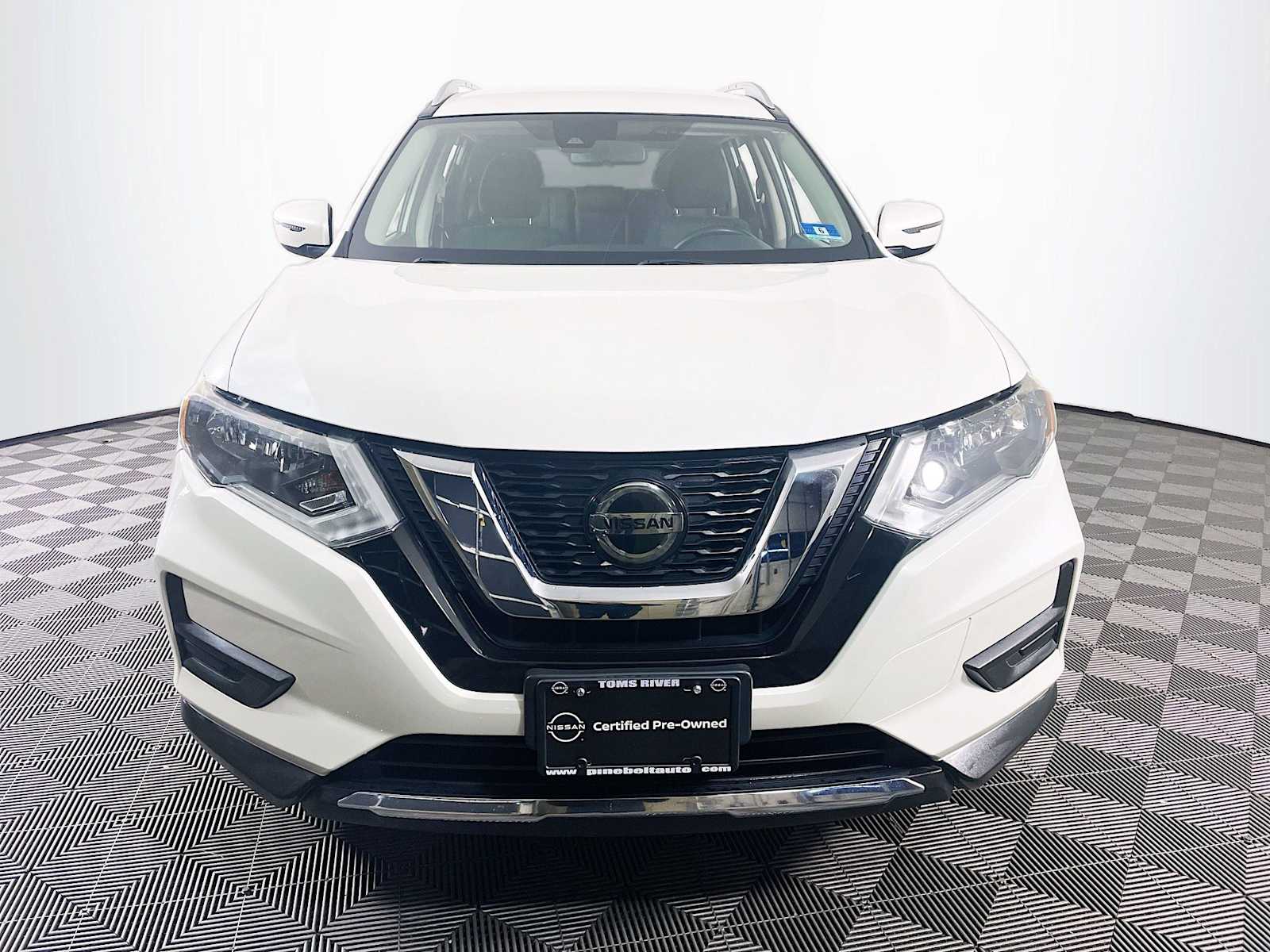 2020 Nissan Rogue SV photo 2