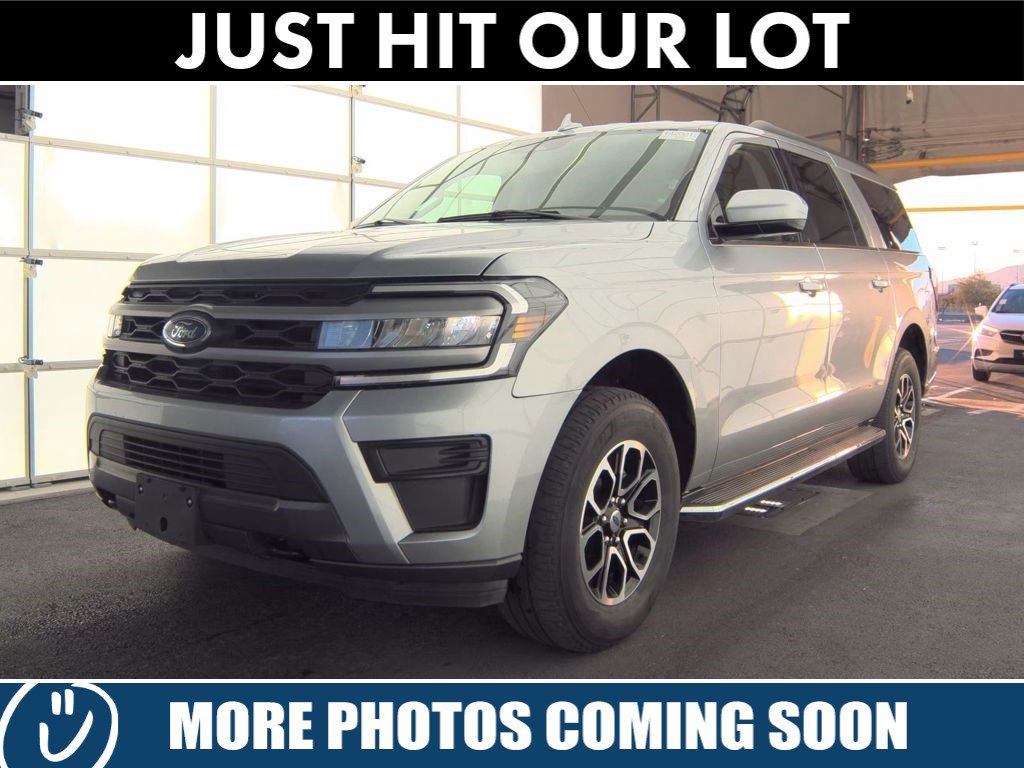 2023 Ford Expedition XLT's photo