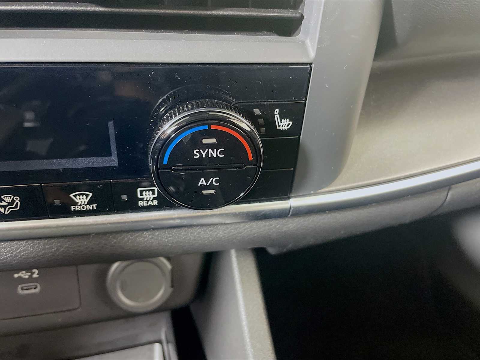 2024 Nissan Rogue SV photo 17