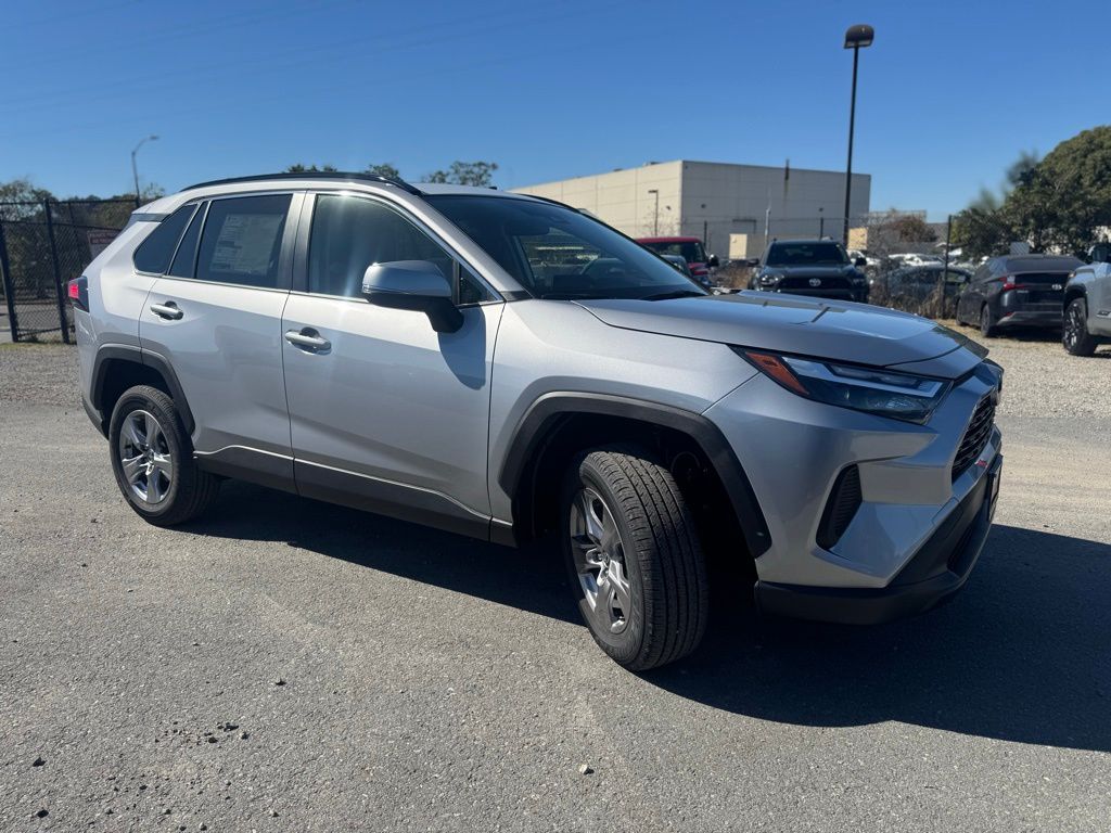 2025 Toyota RAV4 XLE photo 2
