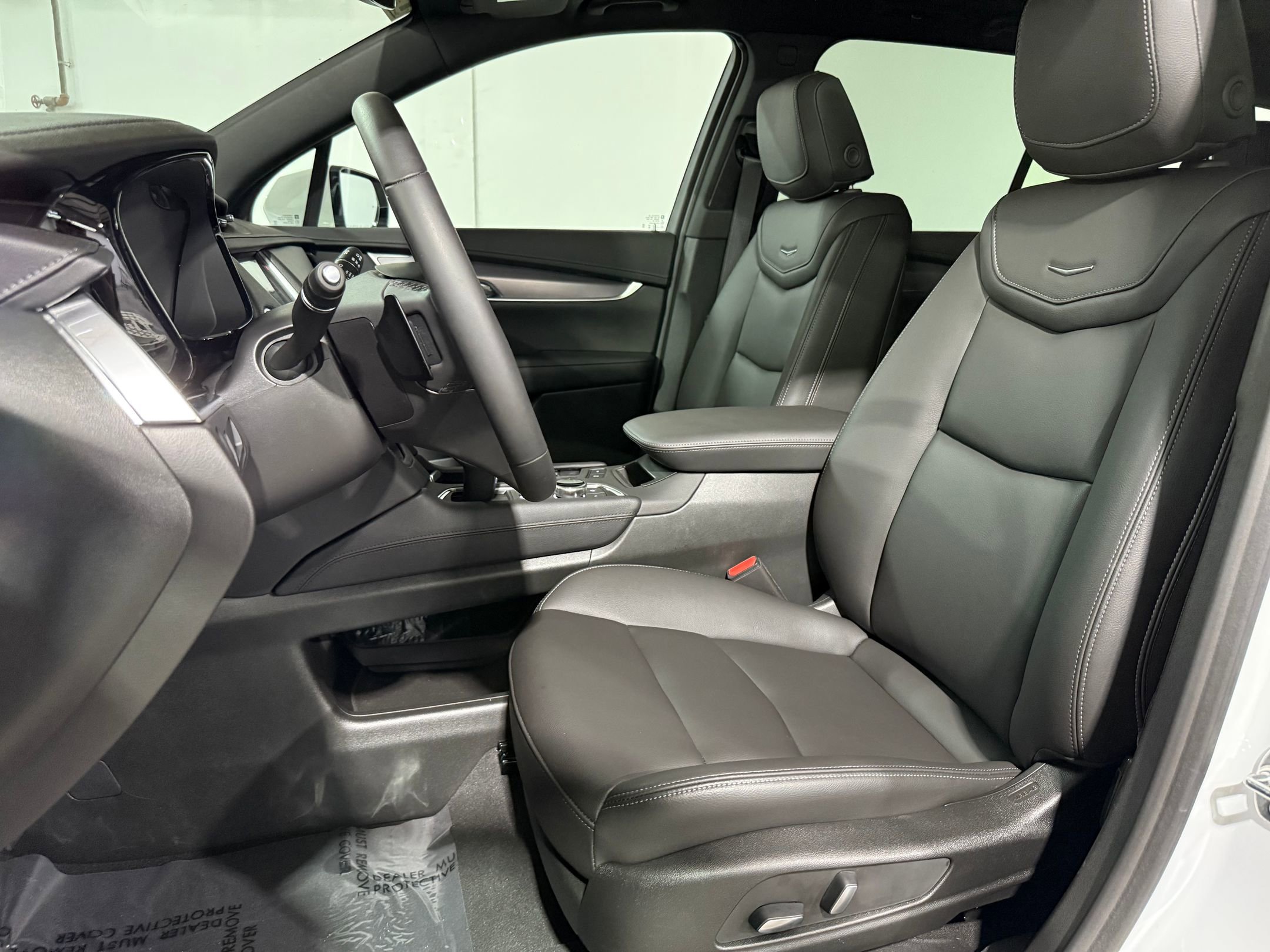 2025 Cadillac XT6 Luxury photo 4