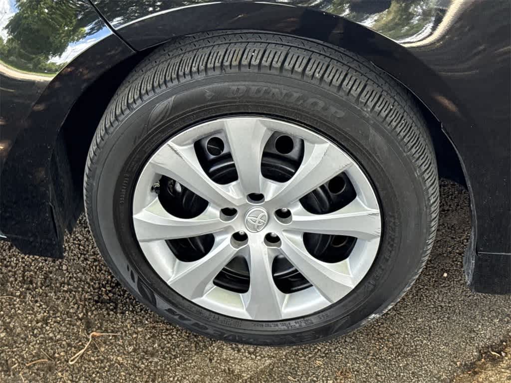 2022 Toyota Corolla LE photo 10