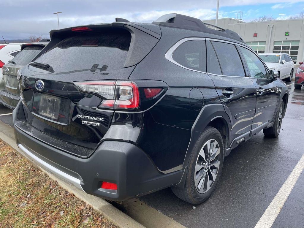 2023 Subaru Outback Touring photo 2